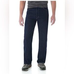 NWT Wrangler Classic Fit jeans, 30W x 32L US